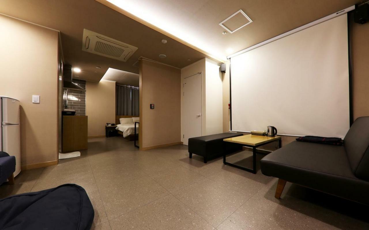 A7 Hotel Suwon Exterior photo