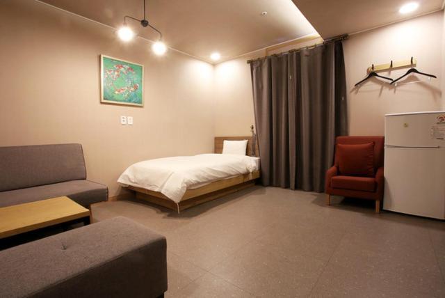 A7 Hotel Suwon Exterior photo
